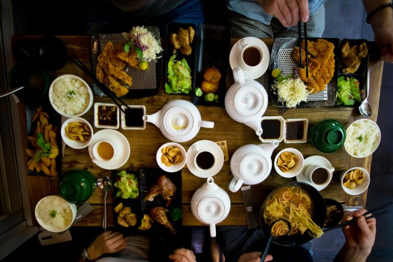 Faktura za jedzenie w restauracji